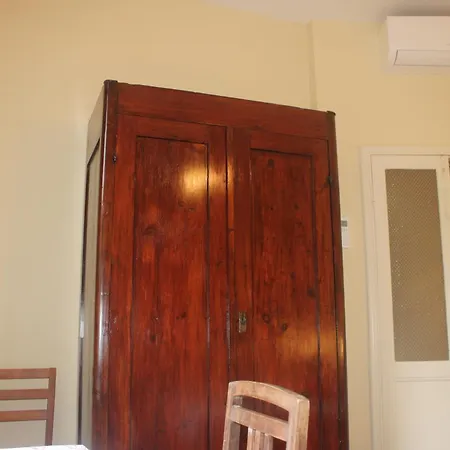 Rosa Immersa Nel Apartament *
